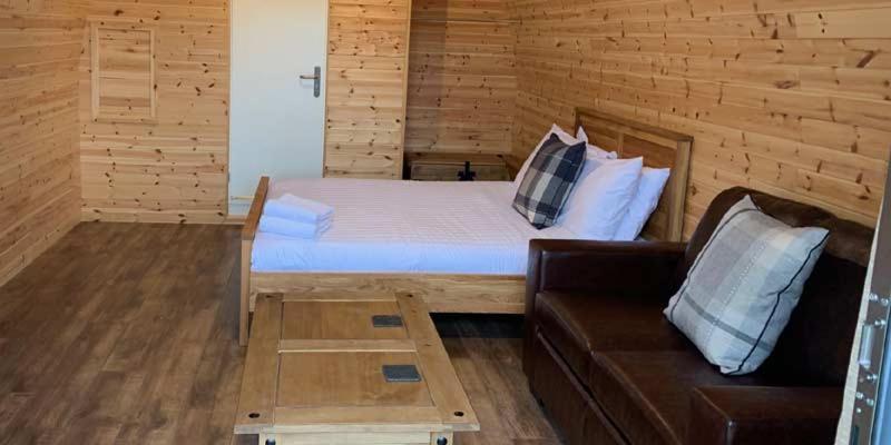 מלון פרודשם Superior Glamping Pod With Hot Tub מראה חיצוני תמונה